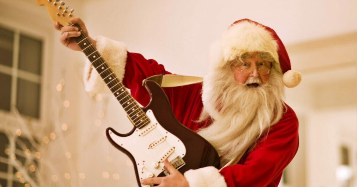 Best Christmas Songs to Play on Guitar