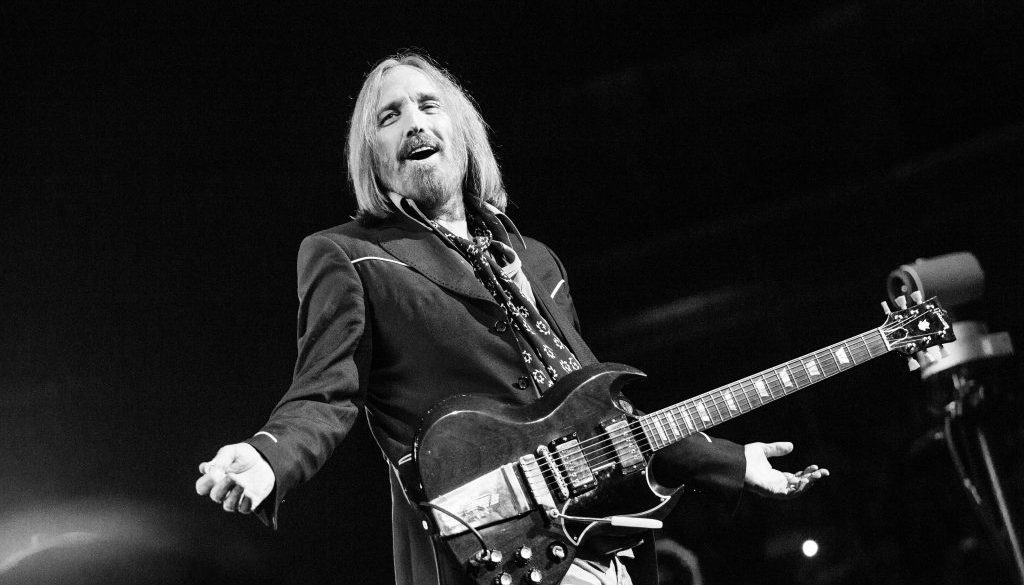 https://www.guitarnoise.com/images/features/tom-petty-bw2-1024x683-1024x585.jpg